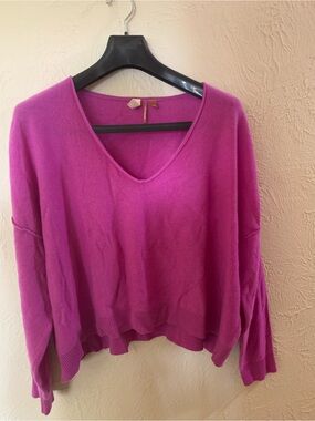 Pilcro V-Neck Cropped Cashmere Sweater - Fuchsia